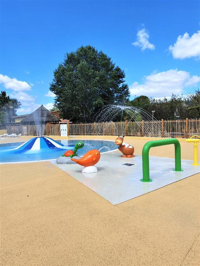 Camping Beau Rivage Hotel Meze Bagian luar foto