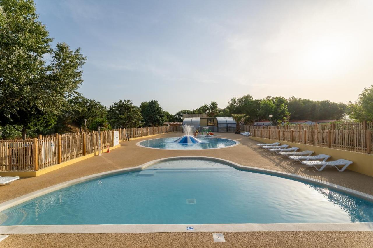 Camping Beau Rivage Hotel Meze Bagian luar foto