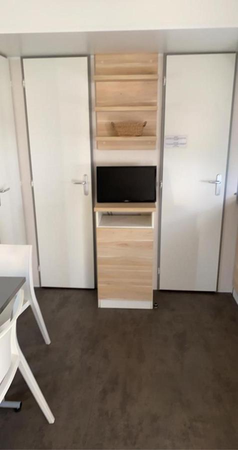 Camping Beau Rivage Hotel Meze Bagian luar foto
